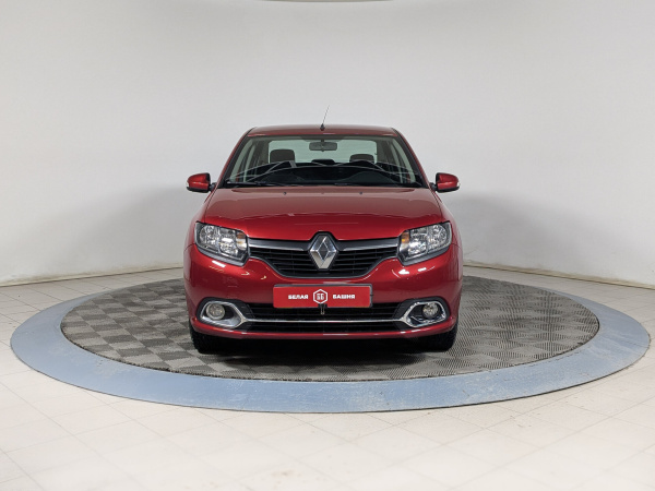 Renault Logan 2015 Красный
