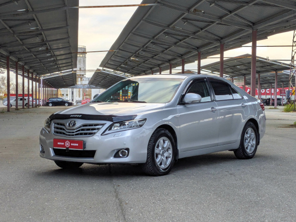 Toyota Camry 2009 Серебряный