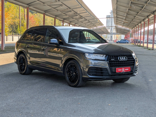 Audi Q7 2017 Серый