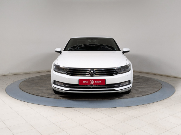 Volkswagen Passat 2018 Белый