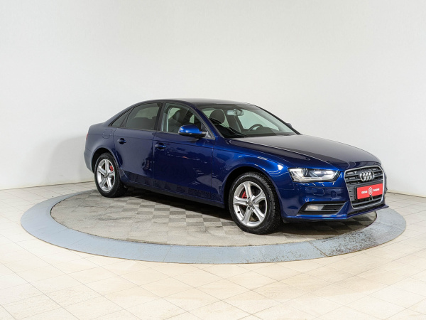 Audi A4 2014 Синий