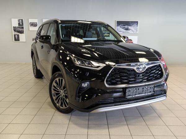 Toyota Highlander 2025 черный