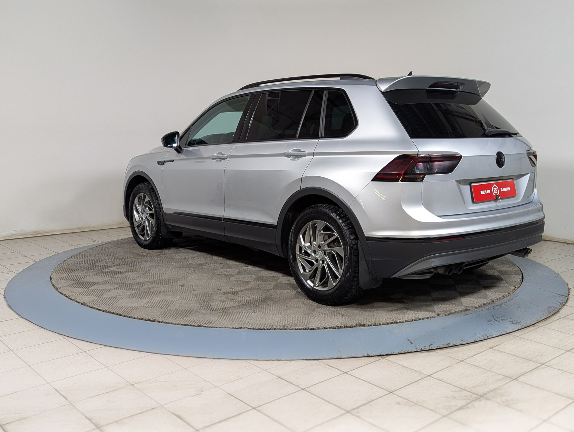 Volkswagen Tiguan 2017 Серебряный