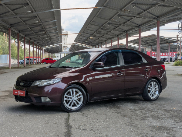Kia Cerato 2010 Красный