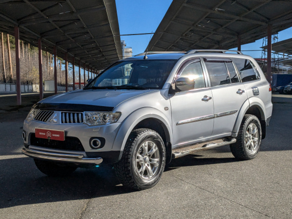 Mitsubishi Pajero Sport 2013 Серебряный