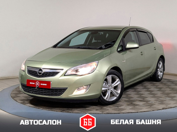 Opel Astra 2010 Зеленый