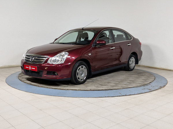 Nissan Almera 2013 Красный