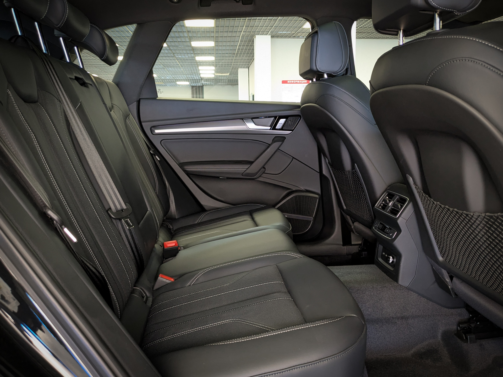 Audi Q5 L 2026 черный