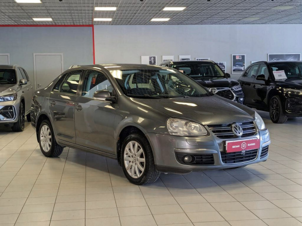 Volkswagen Jetta 2010 Серый
