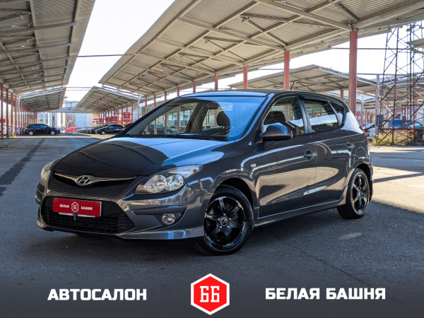 Hyundai i30 2010 Серый