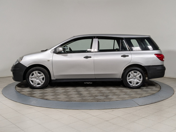 Nissan AD 2016 Серый