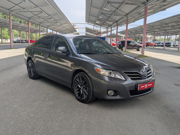 Toyota Camry 2011 Серый