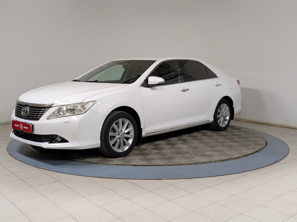 Toyota Camry 2013 Белый