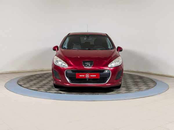 Peugeot 308 2012 Красный