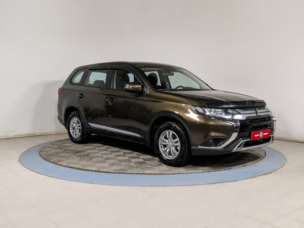 Mitsubishi Outlander 2019 Коричневый