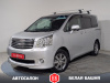 Toyota Noah 2011 Серебряный