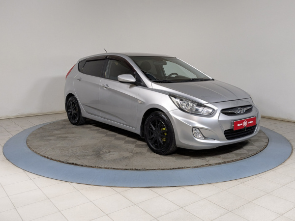 Hyundai Solaris 2012 Серебряный