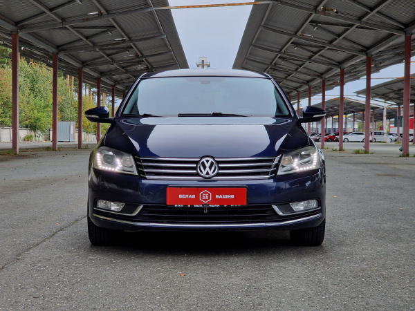 Volkswagen Passat 2012 Синий