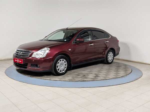 Nissan Almera 2013 Красный