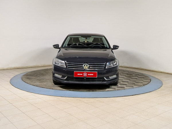 Volkswagen Passat 2011 Серый
