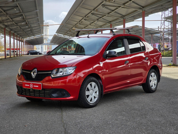 Renault Logan 2016 Красный