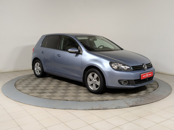Volkswagen Golf 2011 Голубой