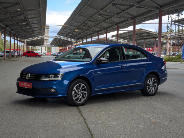 Volkswagen Jetta 2018 Синий