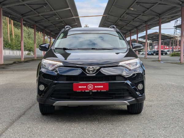 Toyota RAV4 2018 Черный