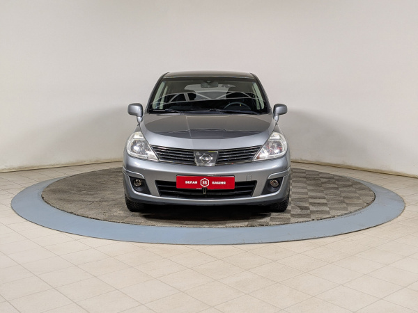 Nissan Tiida 2012 Серый