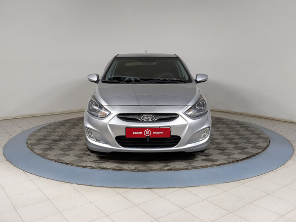 Hyundai Solaris 2012 Серебряный