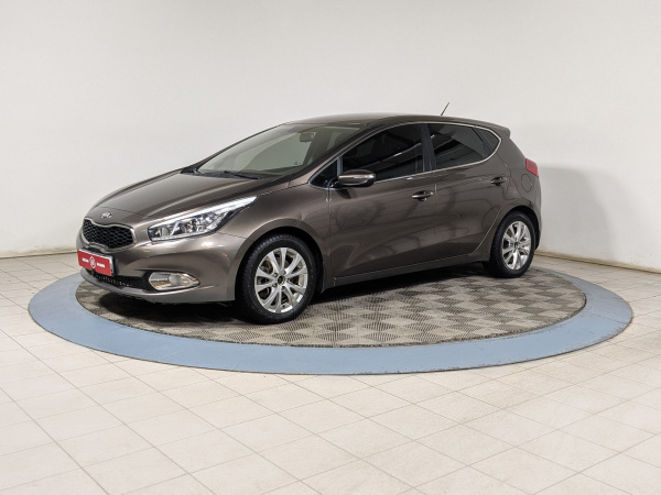 Kia Ceed 2013 Бежевый