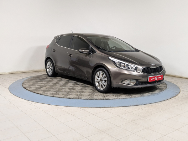 Kia Ceed 2013 Бежевый