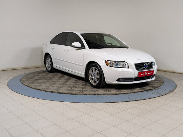 Volvo S40 2012 Белый