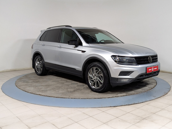 Volkswagen Tiguan 2017 Серебряный