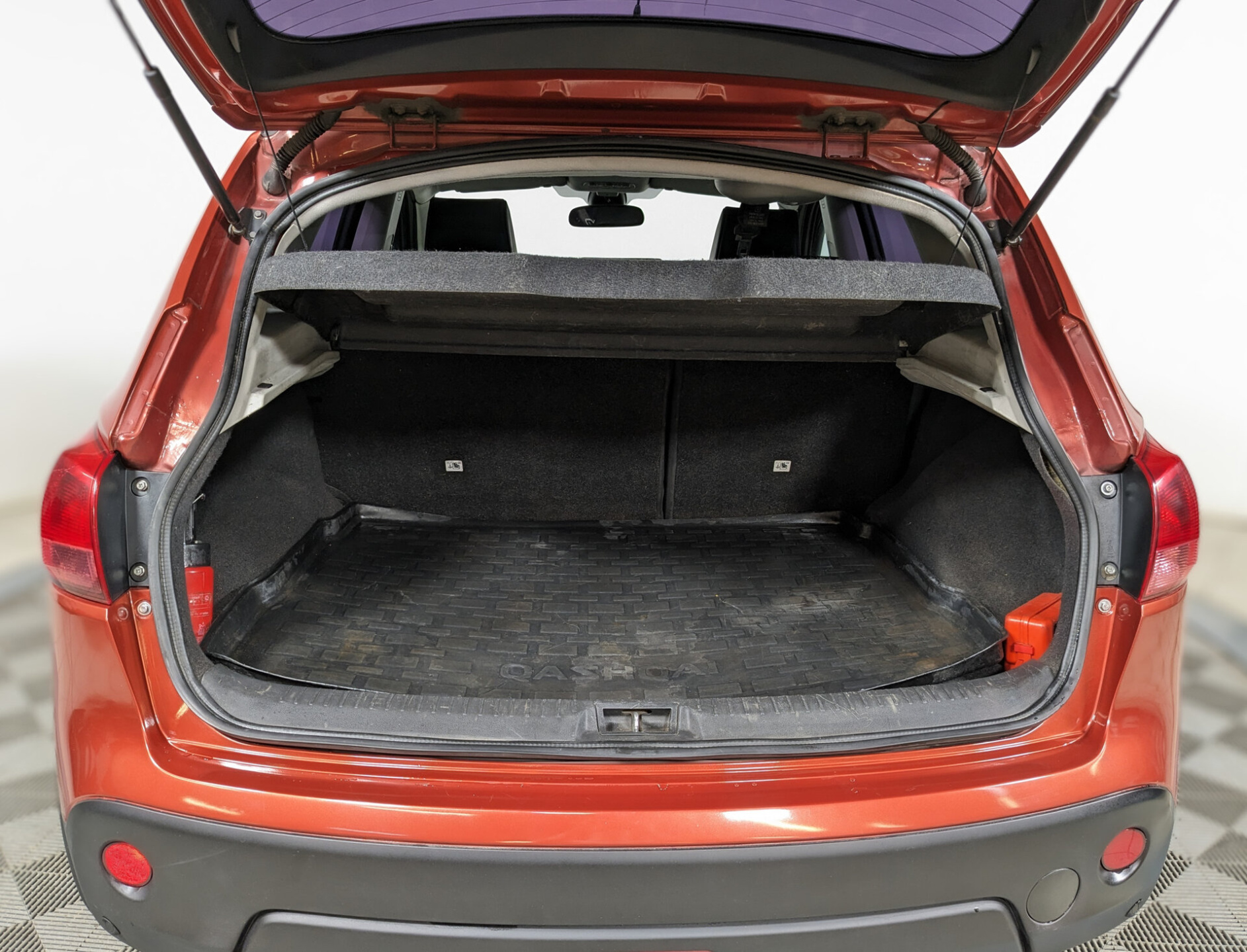 Nissan Qashqai 2008 Красный