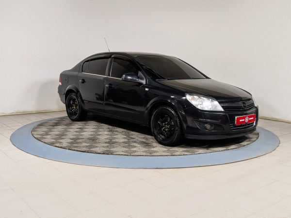 Opel Astra 2011 Черный