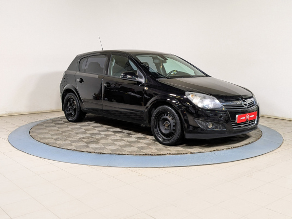 Opel Astra 2010 Черный