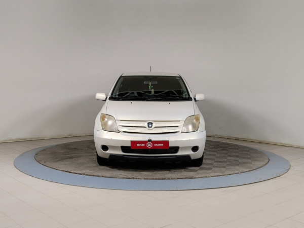 Toyota Ist 2003 Белый