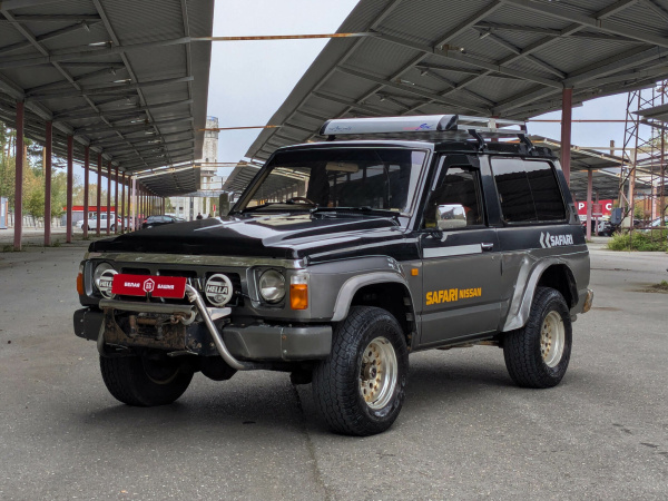 Nissan Safari 1992 Черный