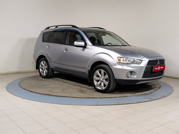Mitsubishi Outlander 2011 Серебряный