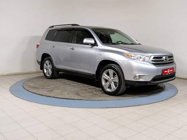 Toyota Highlander 2011 Серебряный