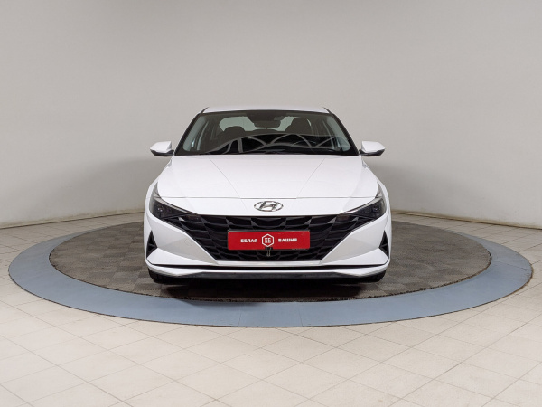 Hyundai Elantra 2021 Белый