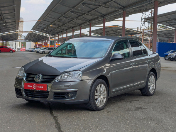 Volkswagen Jetta 2010 Серый