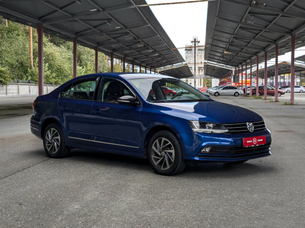 Volkswagen Jetta 2018 Синий