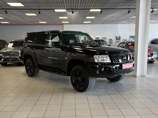 Nissan Patrol 2009 Черный