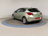 Opel Astra 2010 Зеленый