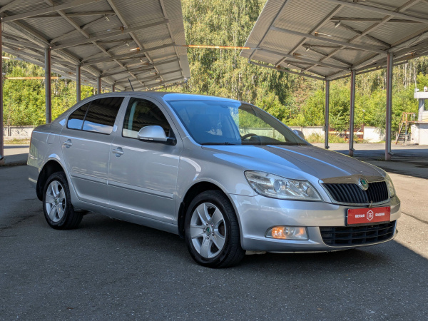 Skoda Octavia 2012 Серебряный