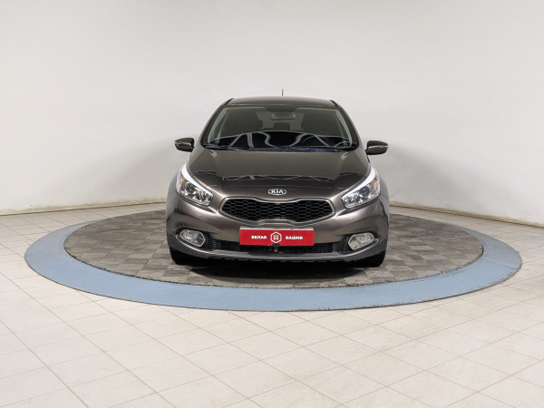 Kia Ceed 2013 Бежевый