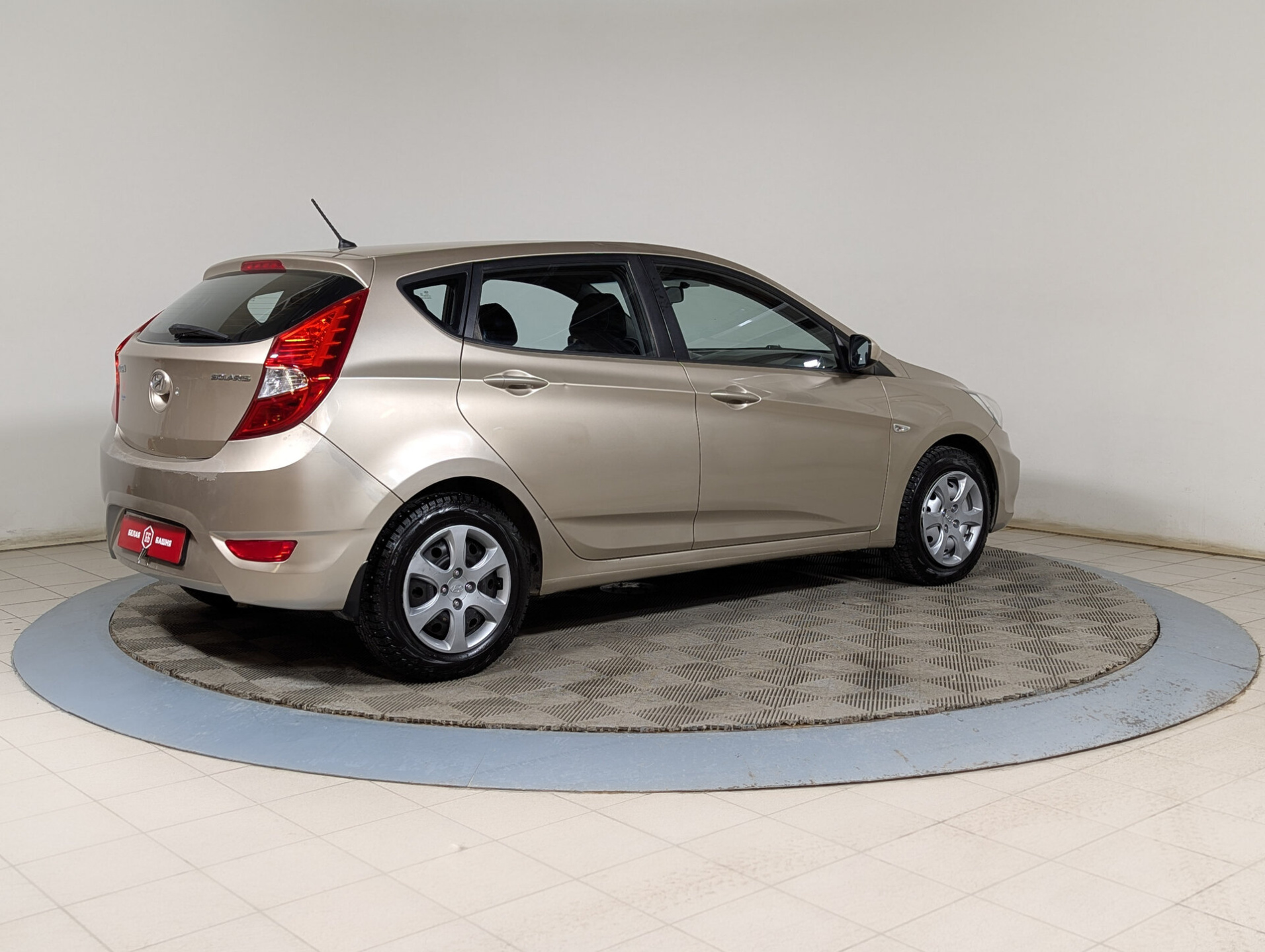 Hyundai Solaris 2011 Бежевый