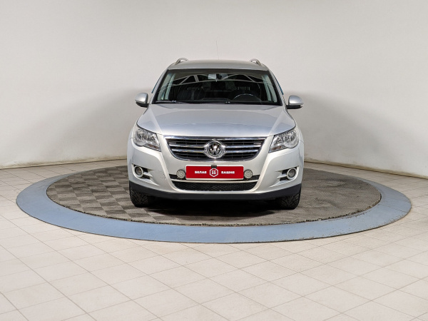 Volkswagen Tiguan 2011 Серебряный